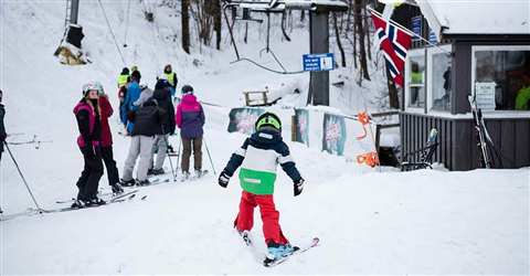 Bilde fra skibakken i Tveit
